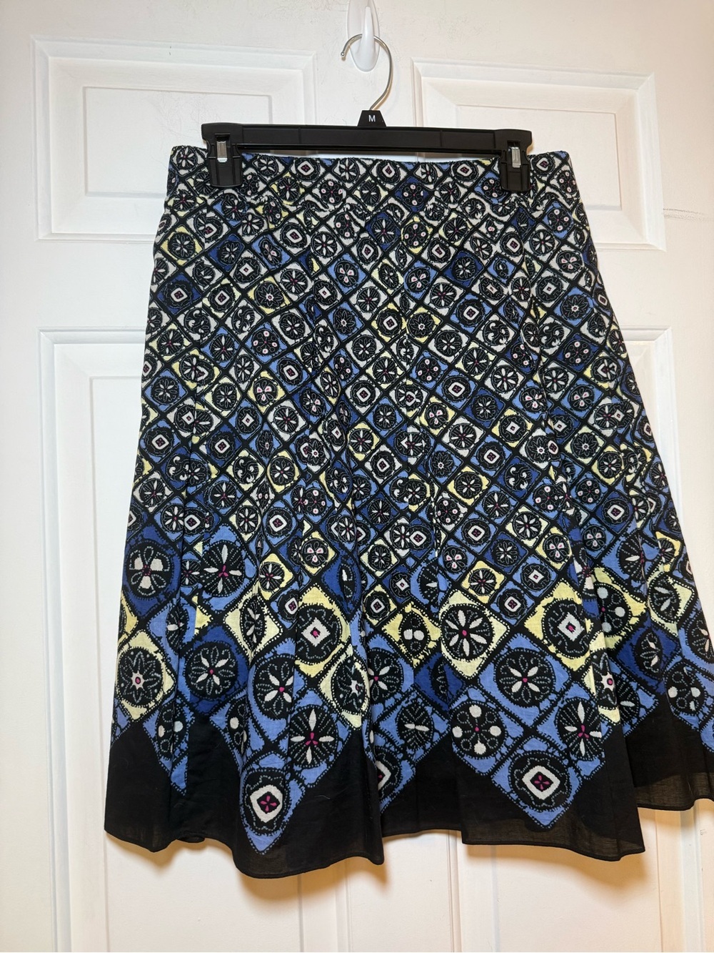 Tahari Geo Print Blue & Black Pleated Skirt SMALL Cotton Lined Stretch Bohemian